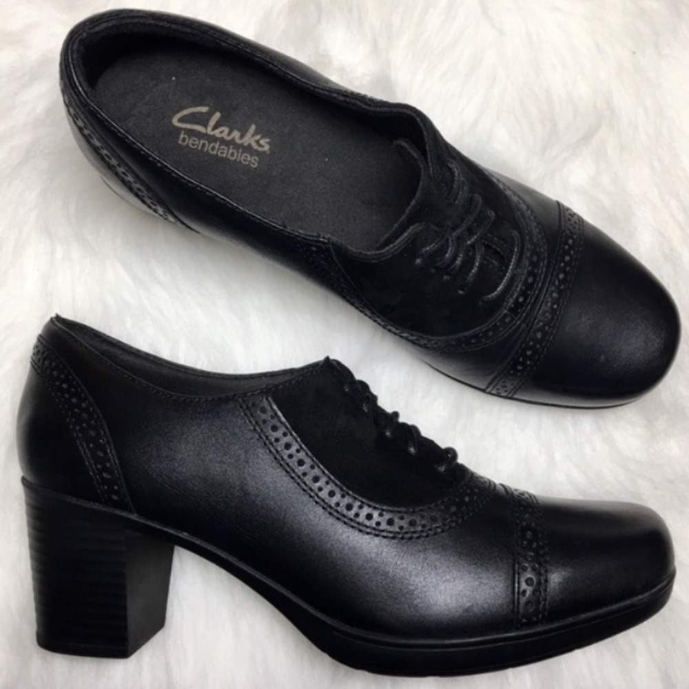 Clark’s bendables lace up oxford pumps